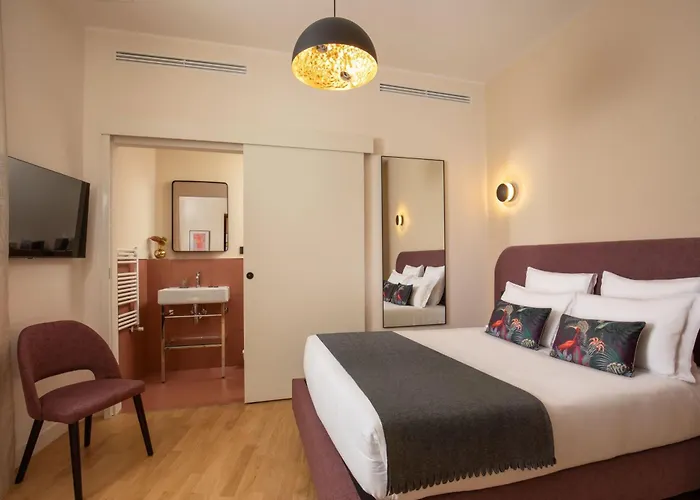 9hotel Cesari