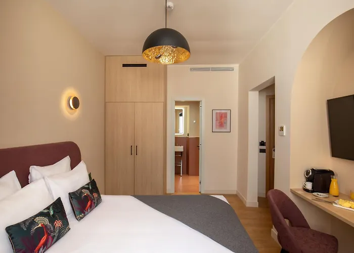 9hotel Cesari 4* Róma