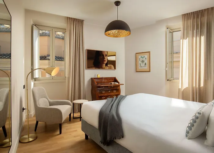 9hotel Cesari