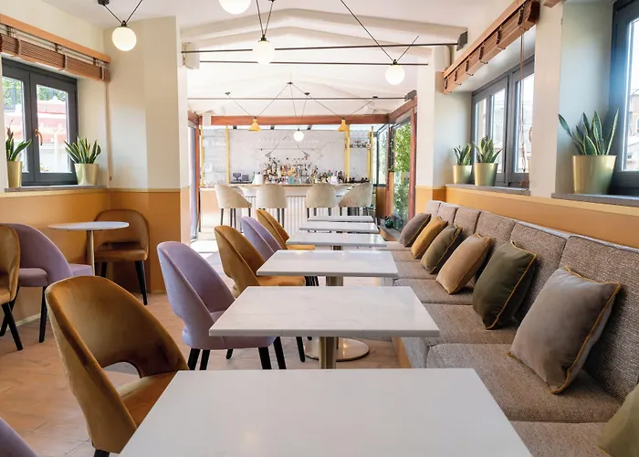 9hotel Cesari 4*